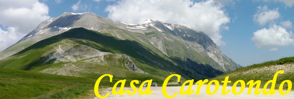 Der Blick auf Monte Vettore von der Hütte bei Forca di Presta in den Sibillinischen Bergen, Italien 