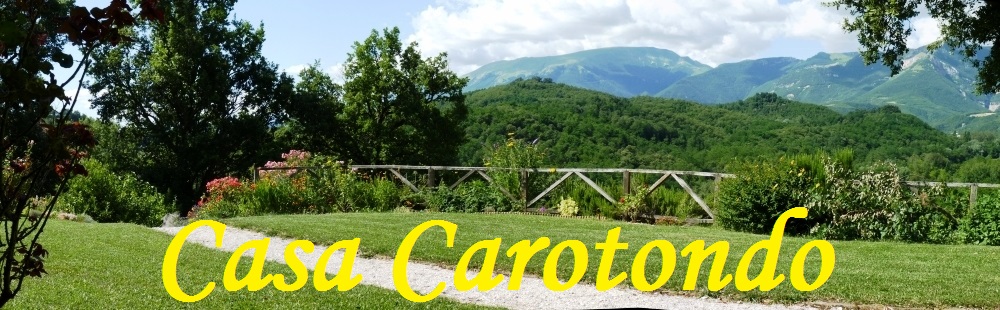 La vista dall'appartamento Priora vicino i Monti Sibillini, Le Marche, Italia